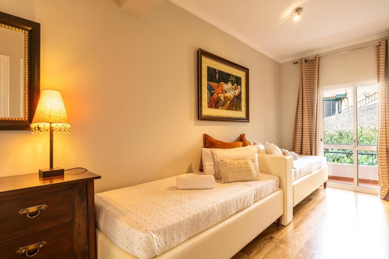 Stylish Apartment With Balcony And Amazing Views Over Funchal And The Sea Zewnętrze zdjęcie