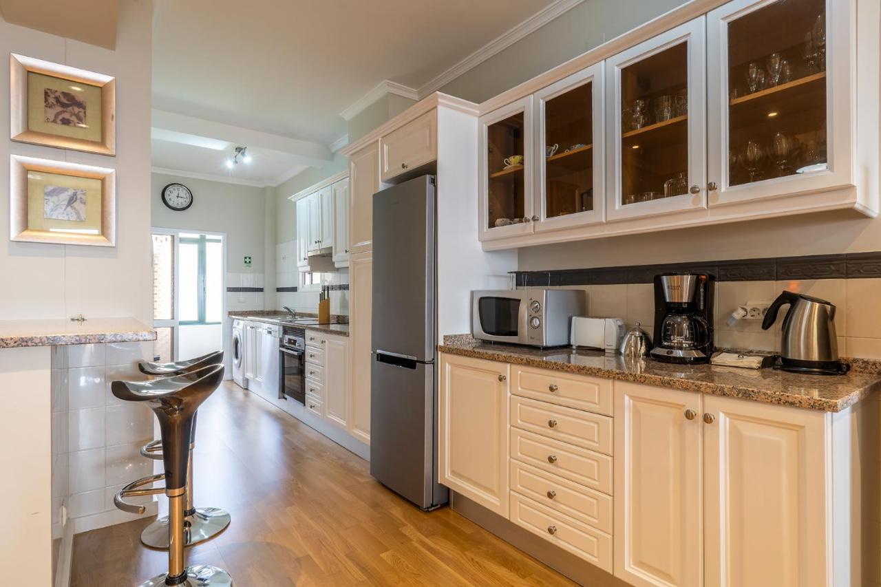 Stylish Apartment With Balcony And Amazing Views Over Funchal And The Sea Zewnętrze zdjęcie